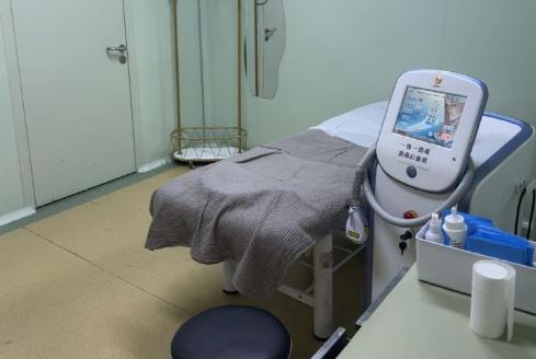 四、王兴奎和唐春香，谁更适合你的眼袋手术