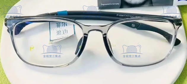 蔡司成长乐莲花膜镜片颜色