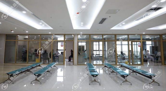济南明水眼科检查费用：800元左右