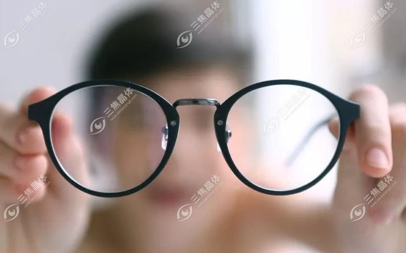 高度近视人群适合三焦点人工晶体